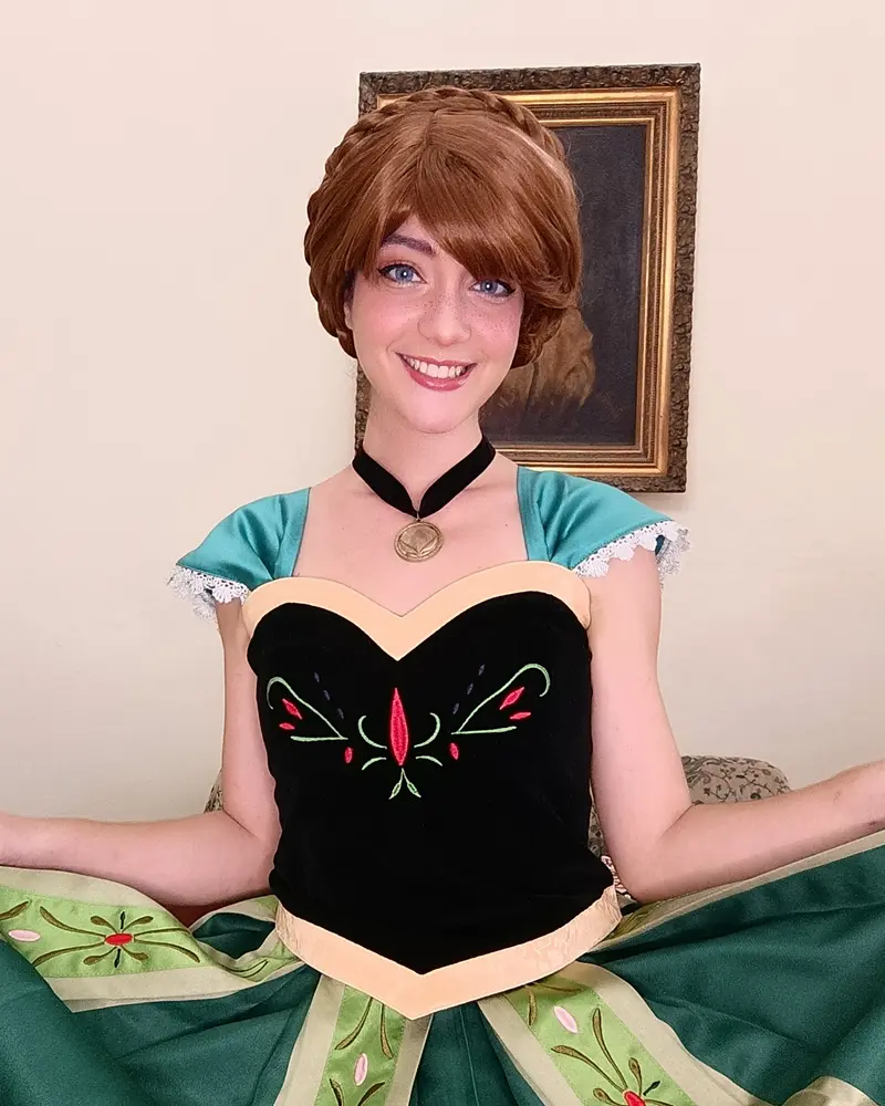 Animadora caracterizada como Anna