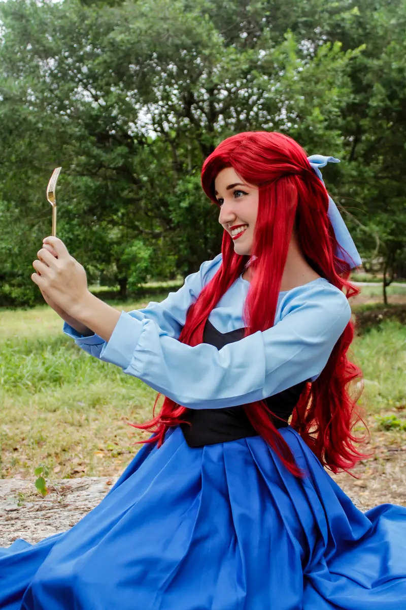 Animadora caracterizada como Ariel
